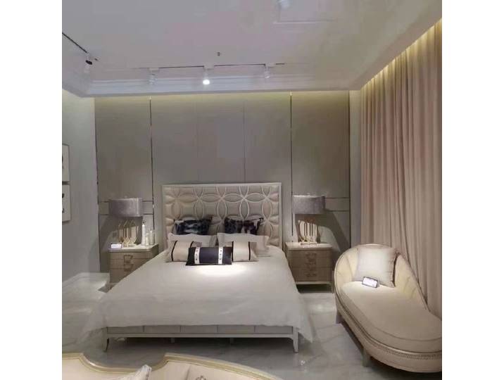 Xlmoebel Schlafzimmer-Set Modernes Schlafzimmerbett mit stilvollen Nachttischen und Liege, (4-tlg., Bett + 2x Nachttisch+Liege), Hergestellt in Europa