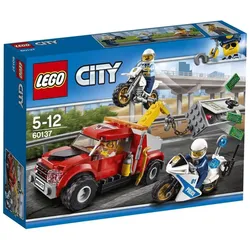 LEGO® City 60137 Abschleppwagen auf Abwegen