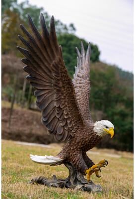 Hi-Line Gift Large Flying Eagle Statue
