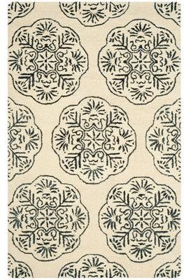SAFAVIEH Handmade Bella Dinah Modern Floral Wool Rug