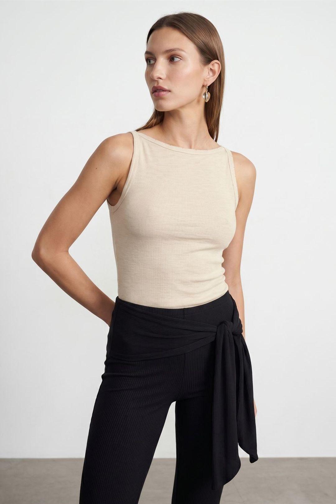 Rippene Baumwoll-Halterbluse