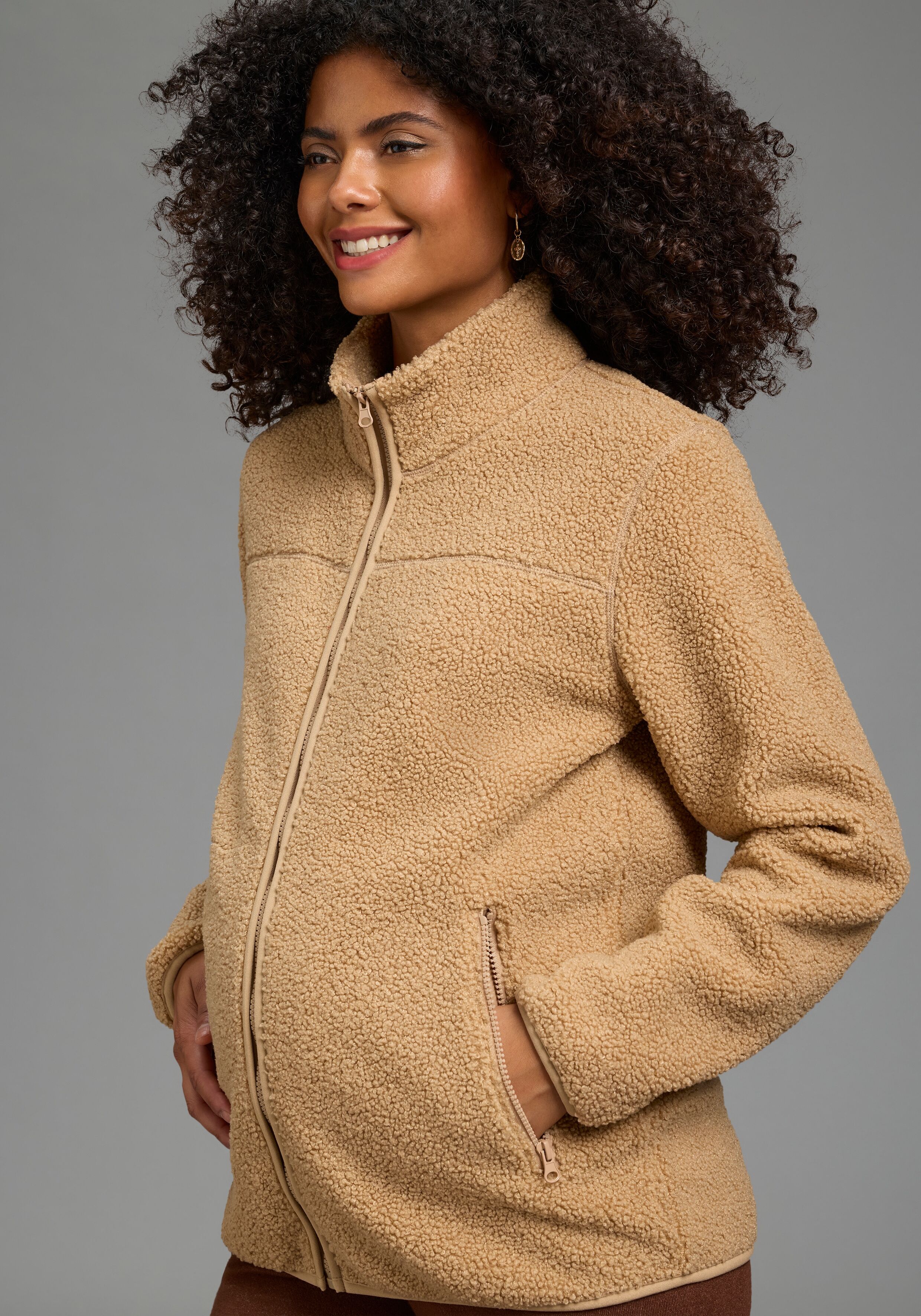Umstandssweatjacke NEUN MONATE "2in1 Umstandsfleecejacke mit zippbaren Baby-Einsatz", Damen, Gr. 40/42, beige, Fleece, Obermaterial: 100% Polyester, unifarben, bequem, Sweatjacken Umstandssweatjacke, mit Stehkragen, aus weichem Fleece, bequeme Passform be