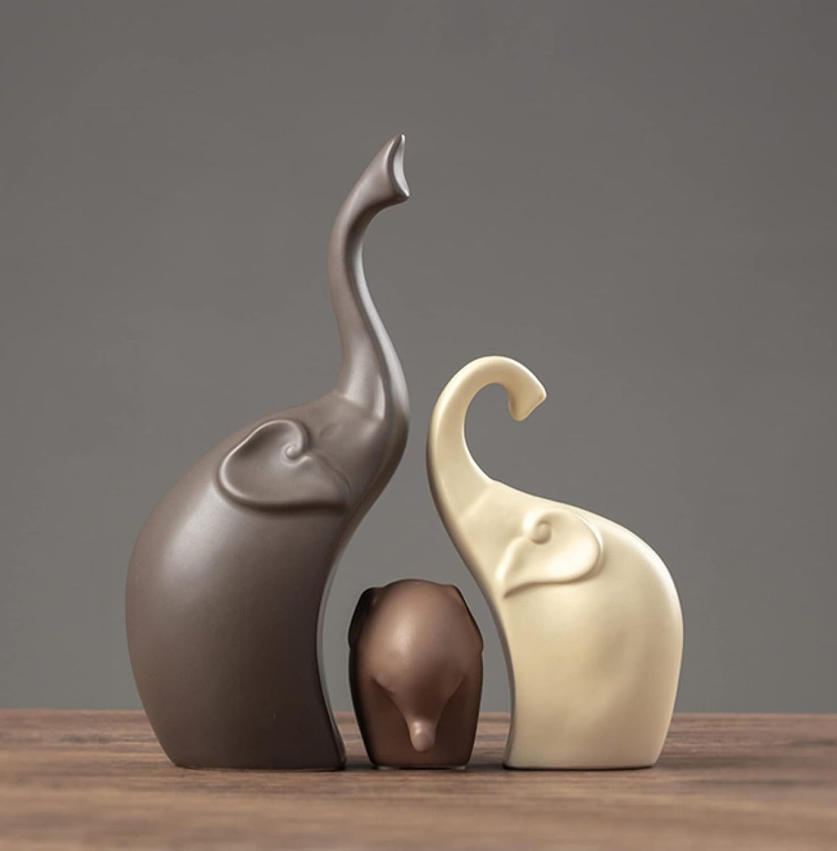 Handgemaakte keramische olifanten familie sculptuur voor decoratie, wit, Hoogte: 23,5 cm