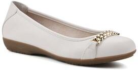 Women's Charmed Flat by Cliffs in Cream Smooth (Size 11 M)