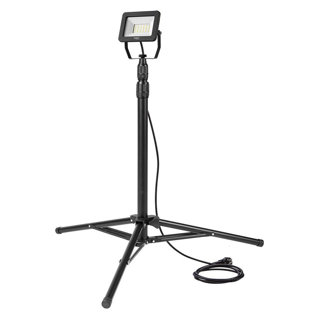 Neo Spotlight (ein 30-W-SMD-LED-Scheinwerfer mit 2700 lm auf einem 1,8-m-Stativ) (2700 lm) (99-059)