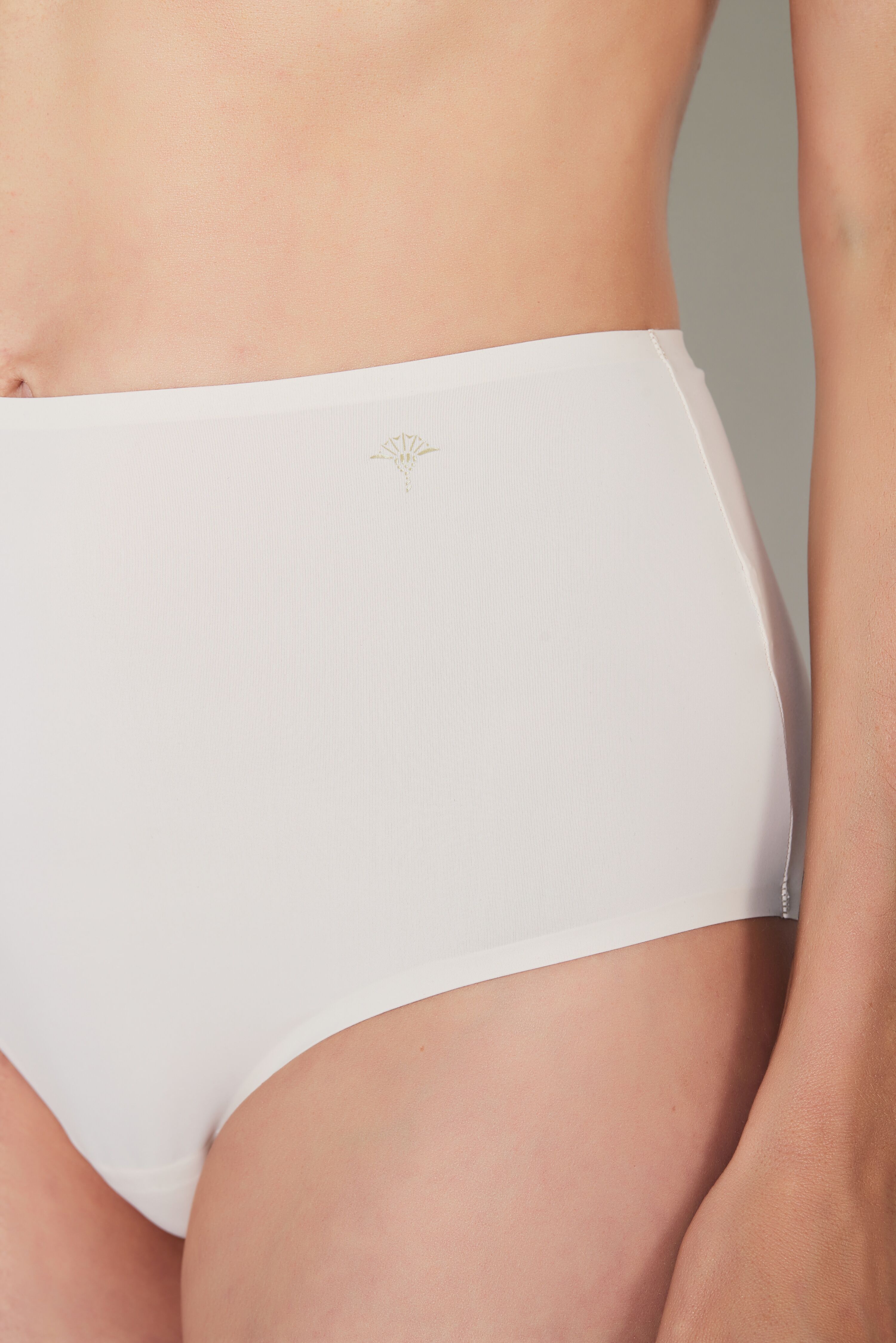 Joop! Panty JOOP "Sensation", Damen, Gr. 42, beige (natur), Obermaterial: 85% Polyamid, 15% Elasthan, unifarben, körpernah, Unterhosen Panty, mit seamless-Design für Unsichtbarkeit