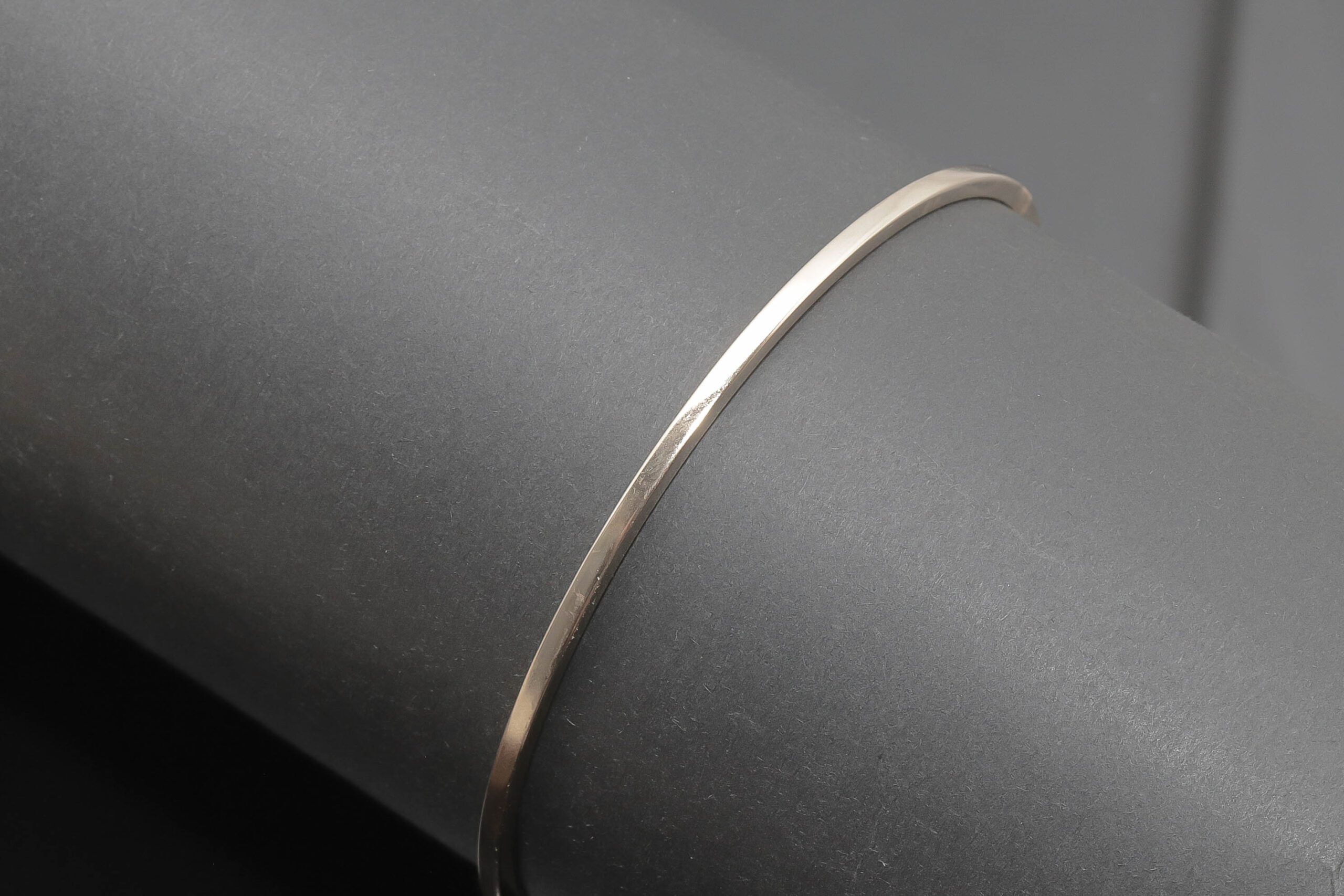 Sero Guld Kvadratisk armring i 14 karat guld