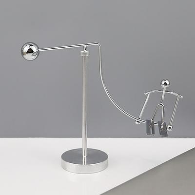 Stahl balancierende Skulptur balancierendes Becherspielzeug kinetische Kunst Balancespielzeug dekompressive Wissenschaft Psychologie Home Office Dekor Schreibtischspielzeug
