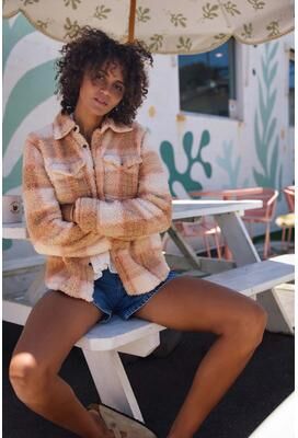 O'Neill s Zuma High Pile Jacket in Peach Light, Size Medium, Polyester
