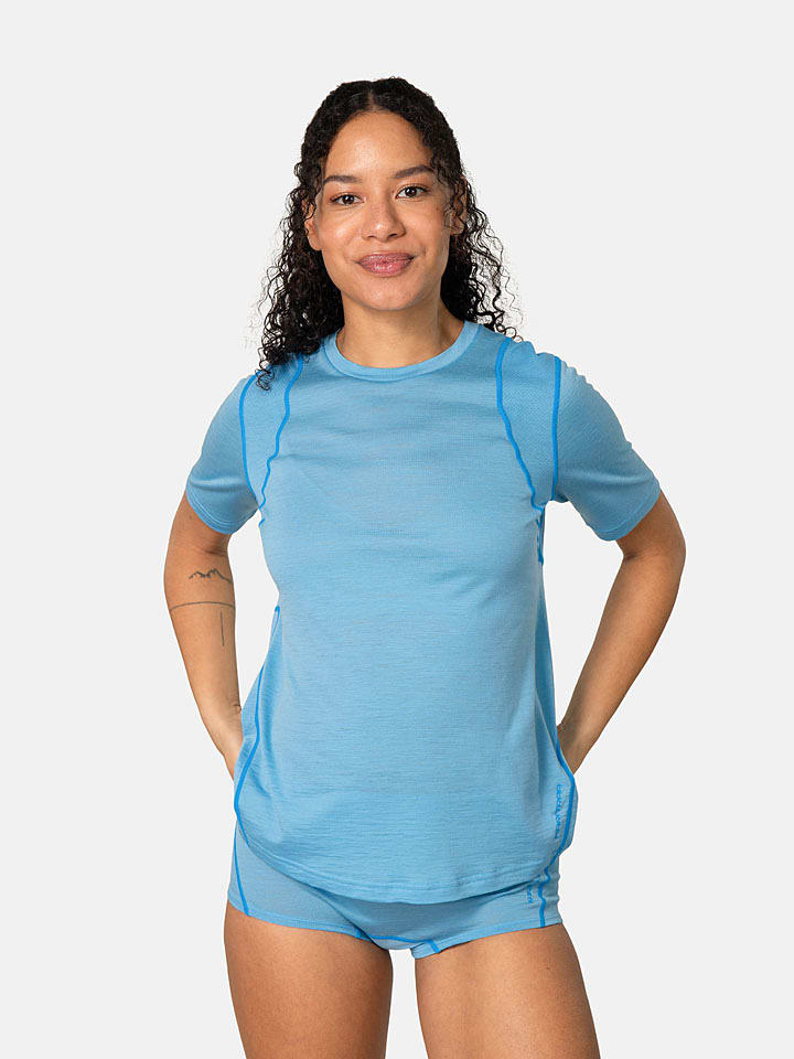 KARI TRAA Trainingsshirt "Embla" in Hellblau - S