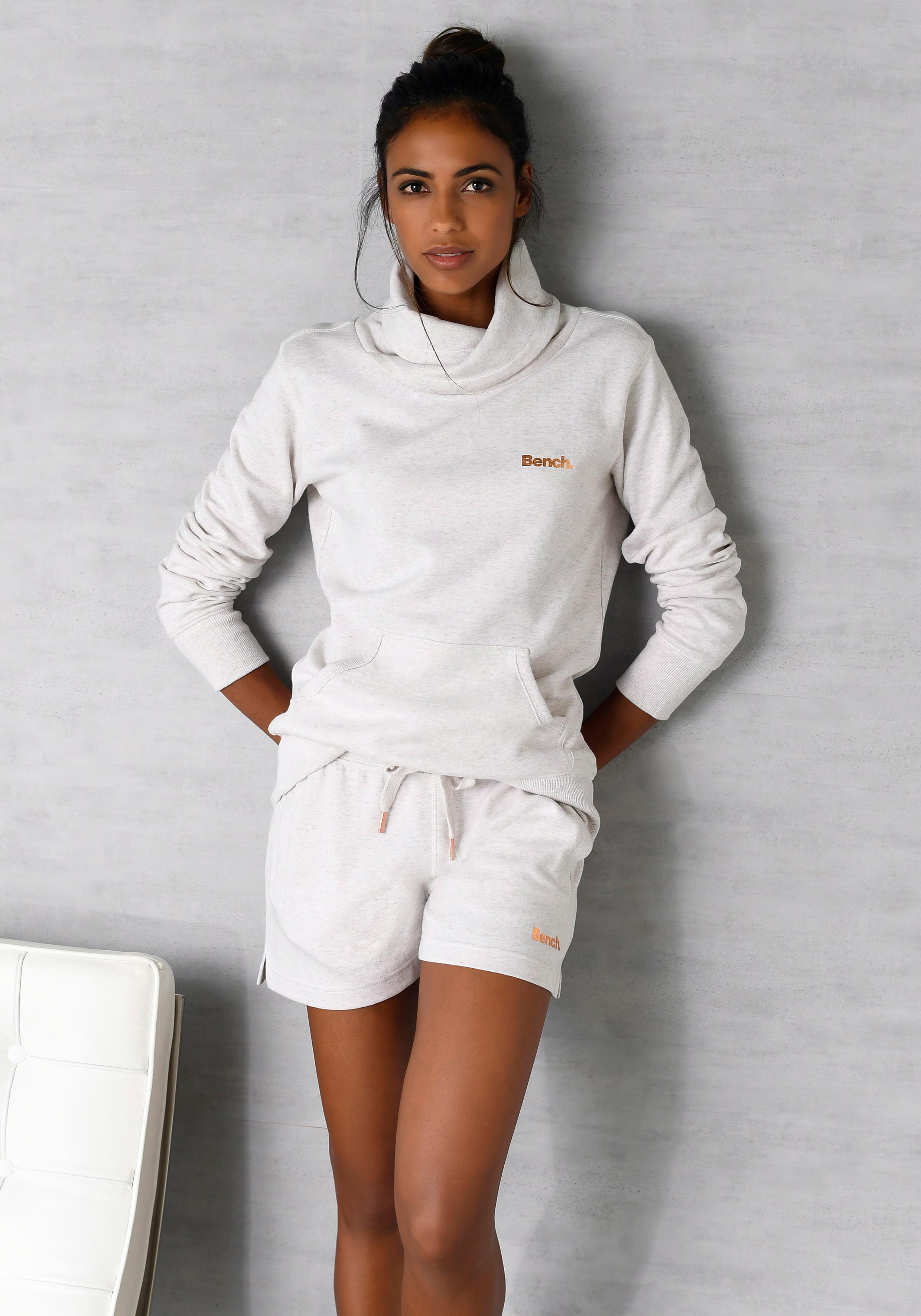 Relaxshorts BENCH. LOUNGEWEAR, Damen, Gr. 44/46, N-Gr, beige (beige, meliert), Sweatware, Obermaterial: 90% Baumwolle, 10% Polyester, meliert, unifarben, Basic, Basic kurz, Hosen Relaxshorts, Sweathose mit kurzen Seitenschlitzen und seitliche Taschen, Lou