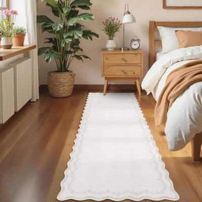 Garvee Scalloped Edge Floral Border Machine Washable Area Rug