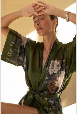 KIM + ONO Keina Short Silk Kimono Robe   Knee Length Kimono Robe - olive / one size
