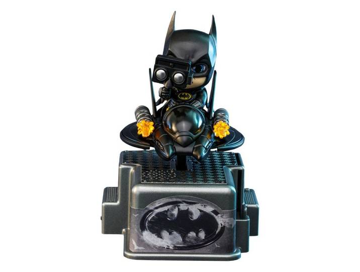 Hot Toys Actionfigur Batmans Rückkehr CosRider mit Sound und Leuchtfunktion Batman 13 cm, (1-tlg), Inspiriert von der ikonischen Batman-Welt