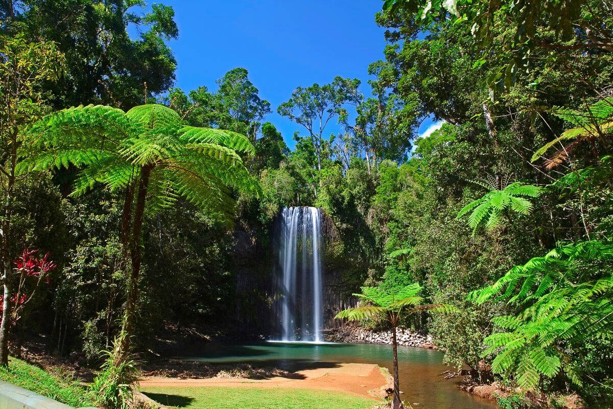 Fototapete PAPERMOON "TASMANIEN LAGUNE MIT WASSERFALL", bunt, B:5m L:2,8m, Vlies, Tapeten, Fototapete bunt B/L: 5m x 2,8m, Bahnen: 10 Stk.