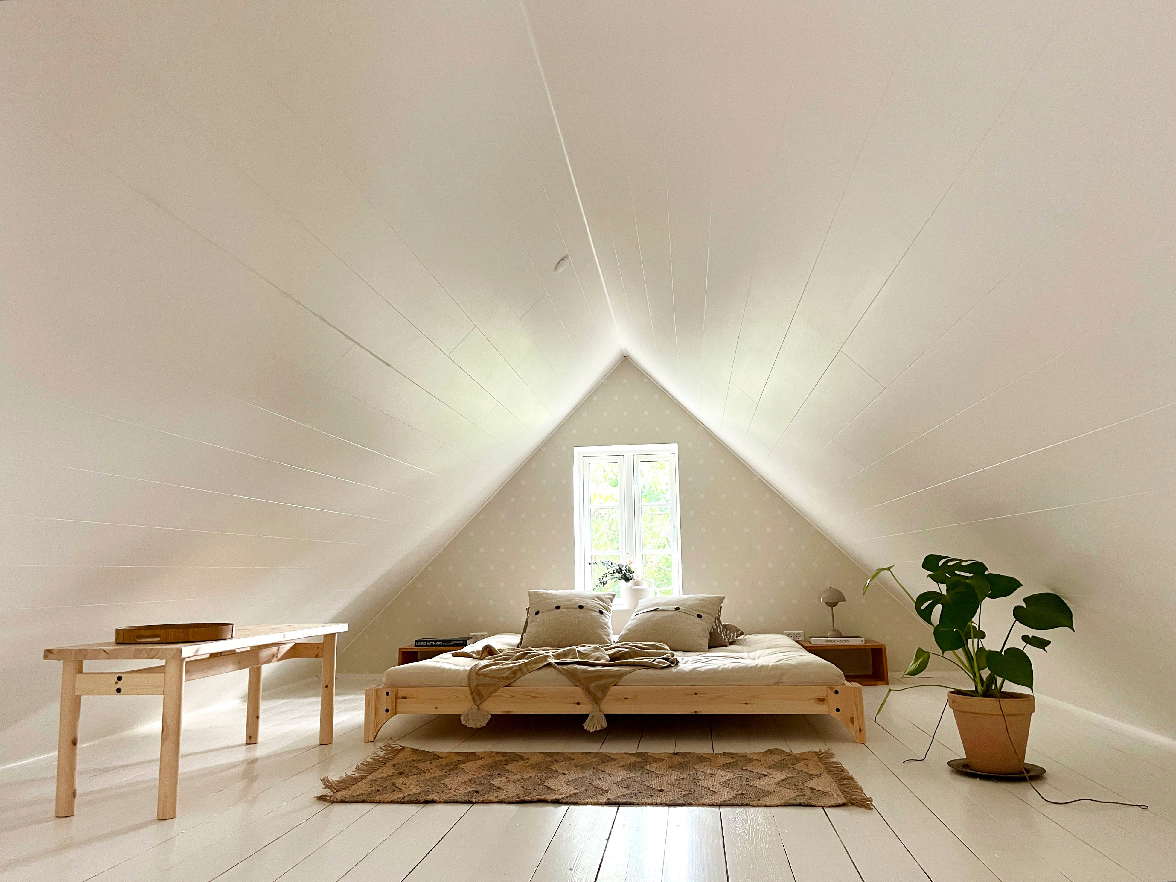 Futonbett KARUP DESIGN "Elan Bettgestell, massiv Kiefernholz, minimalistisches Scandi Design", beige (gestell: natur), B:188cm, Betten, Futonbett, Inklusive Lattenrost, in verschiedenen Breiten erhältlich gestell: natur Liegefläche Länge B: 200cm x 180cm