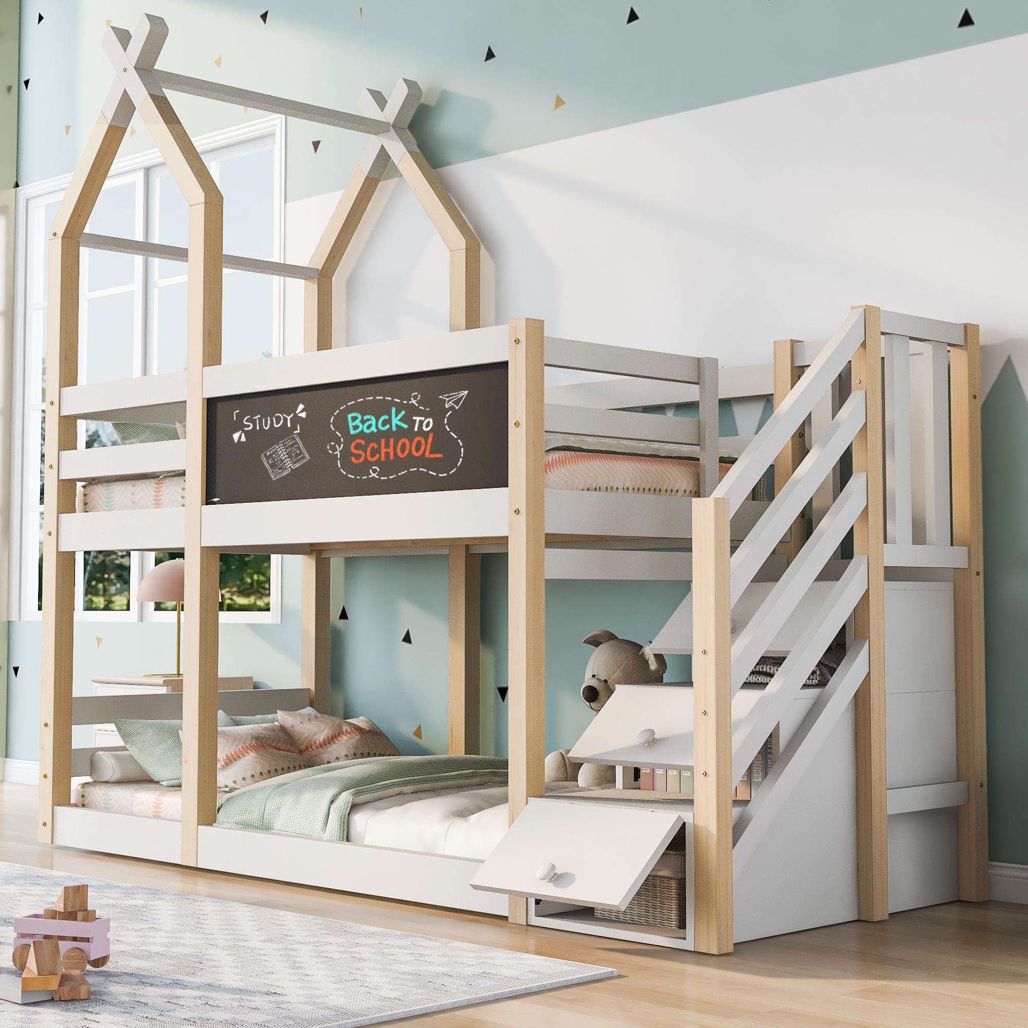 Etagenbett 90x200 cm Kinderbett im Baumhaus-Design mit Tafel, Stauraumtreppe, Rausfallschutz und Lattenrost, Kiefer/MDF Natur & Weiß