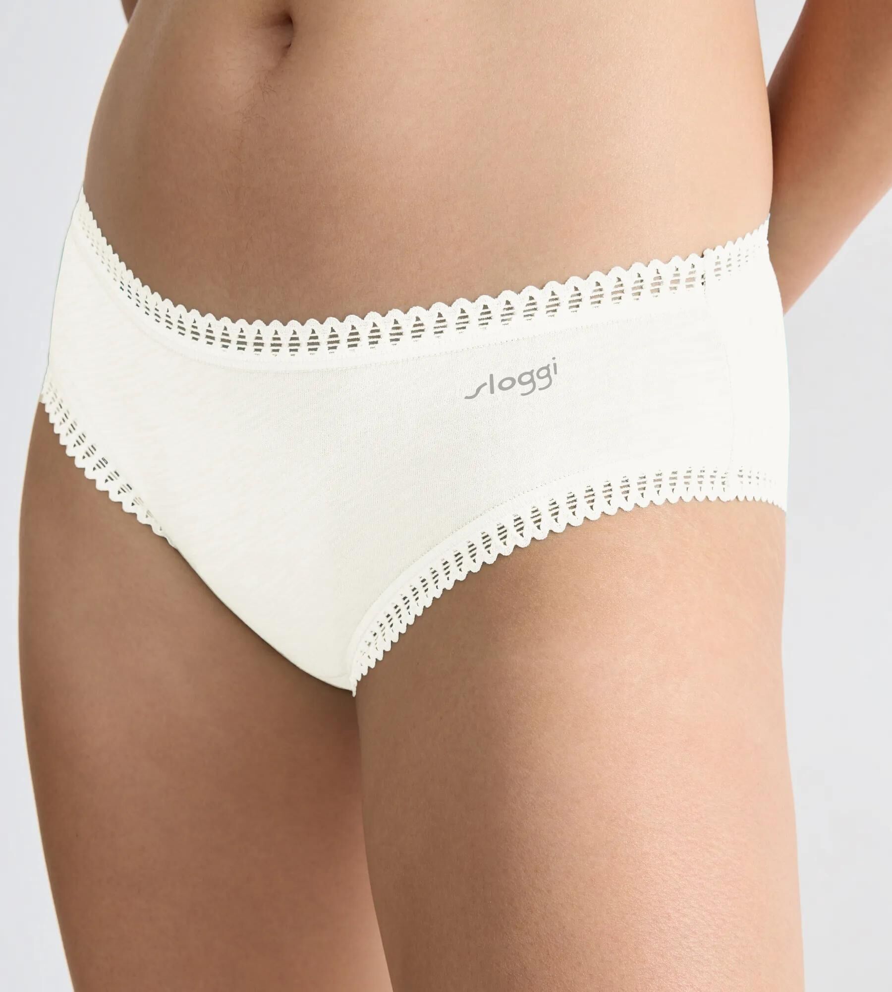 Hipster SLOGGI "GO Crush", Damen, Gr. XS, Single Jersey, weiss (silk weiß), Single Jersey, Obermaterial: 95% Baumwolle, 5% Elasthan, körpernah, Unterhosen Hipster, mit Spitzendetails, Multipack silk weiß XS, Single Jersey