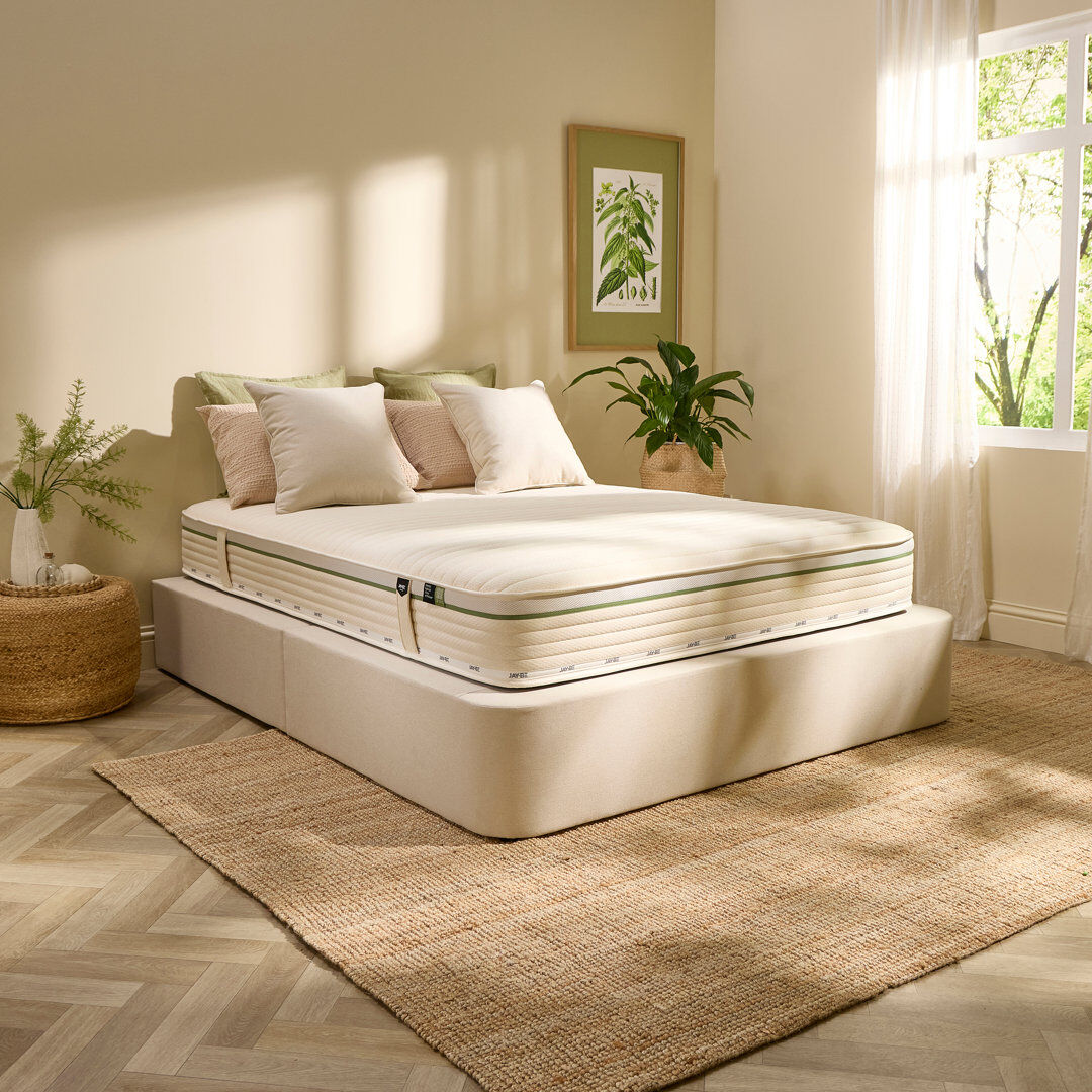 Jay-Be All‑Seasons 2000 Hybrid Pocket Spring Mattress with Temperature Regulation - Medium Firm Small Double (4')