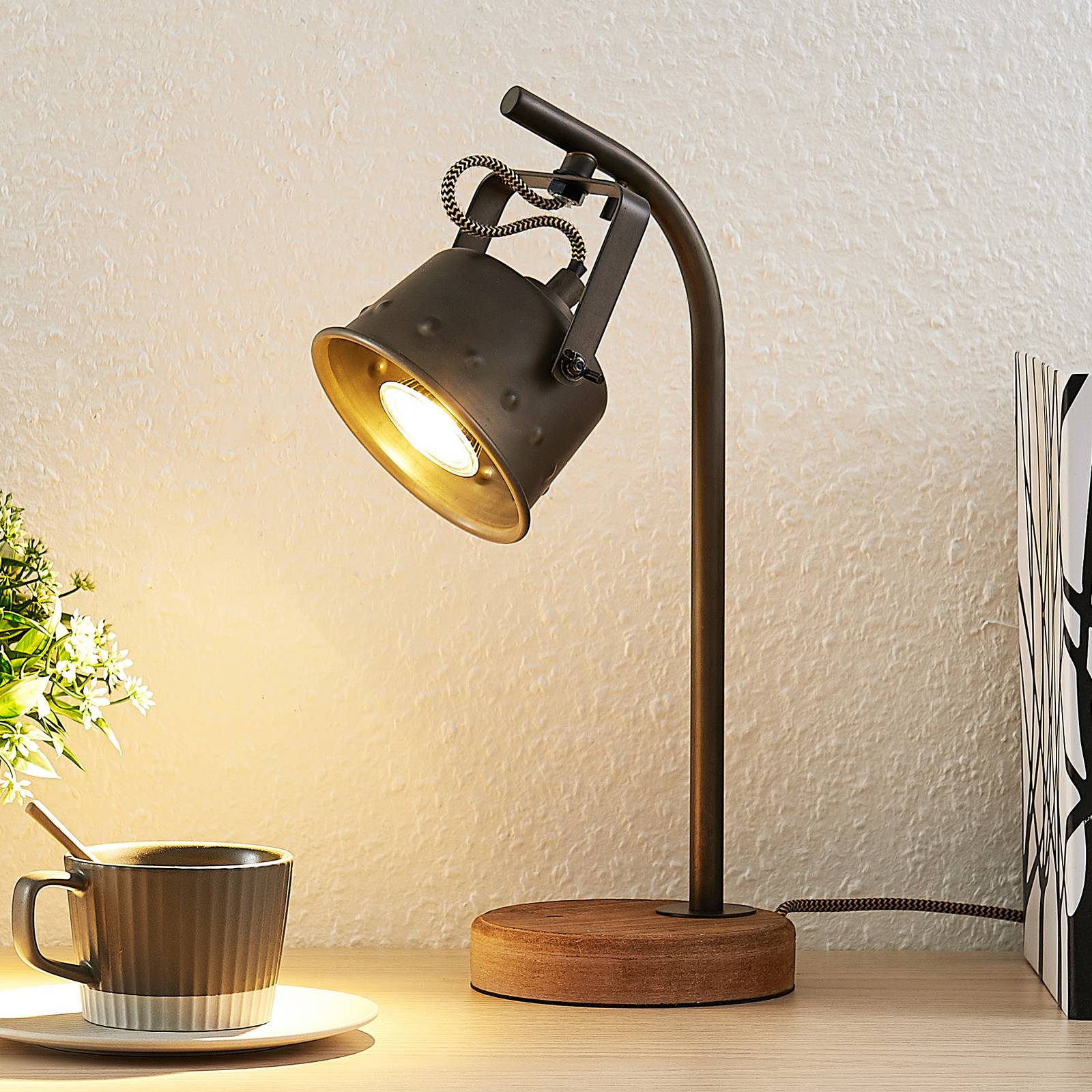 Tischlampe Rubinjo Lindby, Holz dunkel, für Wohn- / Esszimmer, Metall, Vintage, Tischlampe