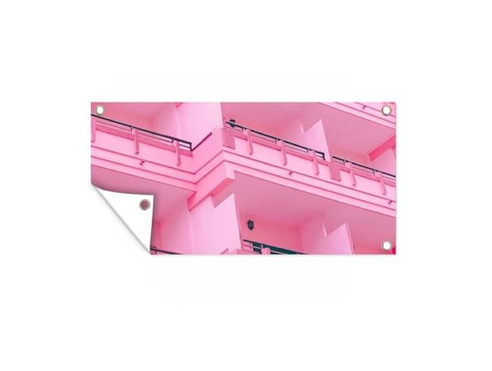 Tuinposter - 160x80 cm - Balkon - Zomer - Roze - Architectuur