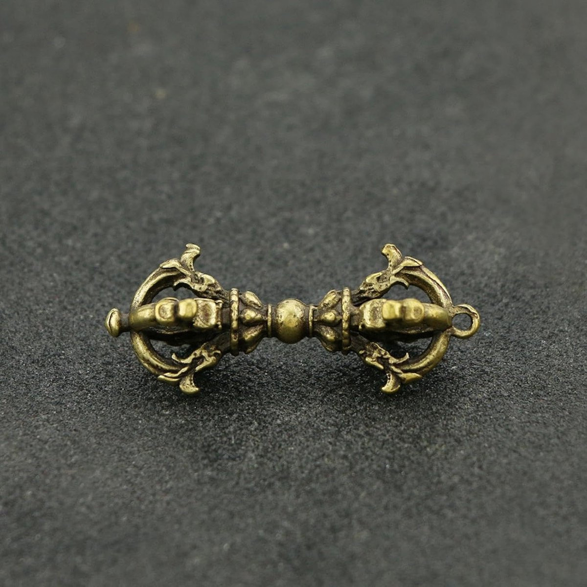 Handgemaakt Messing Standbeeld - Koperen Sculptuur in Brons - Decoratie voor op Tafel - 4.5 x 1.5 cm