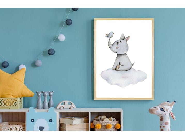 Bild mit Rahmen QUEENCE Nashorn mit Vogel auf Wolke , blau (farbe rahmen: natur, braun, beige, farbe bild(er): blau), B:50cm H:70cm T:1,5cm, Holz, Plexiglas, Bilder, Bild mit Rahmen, HD Premium Posterdruck mit Echtholzrahmen