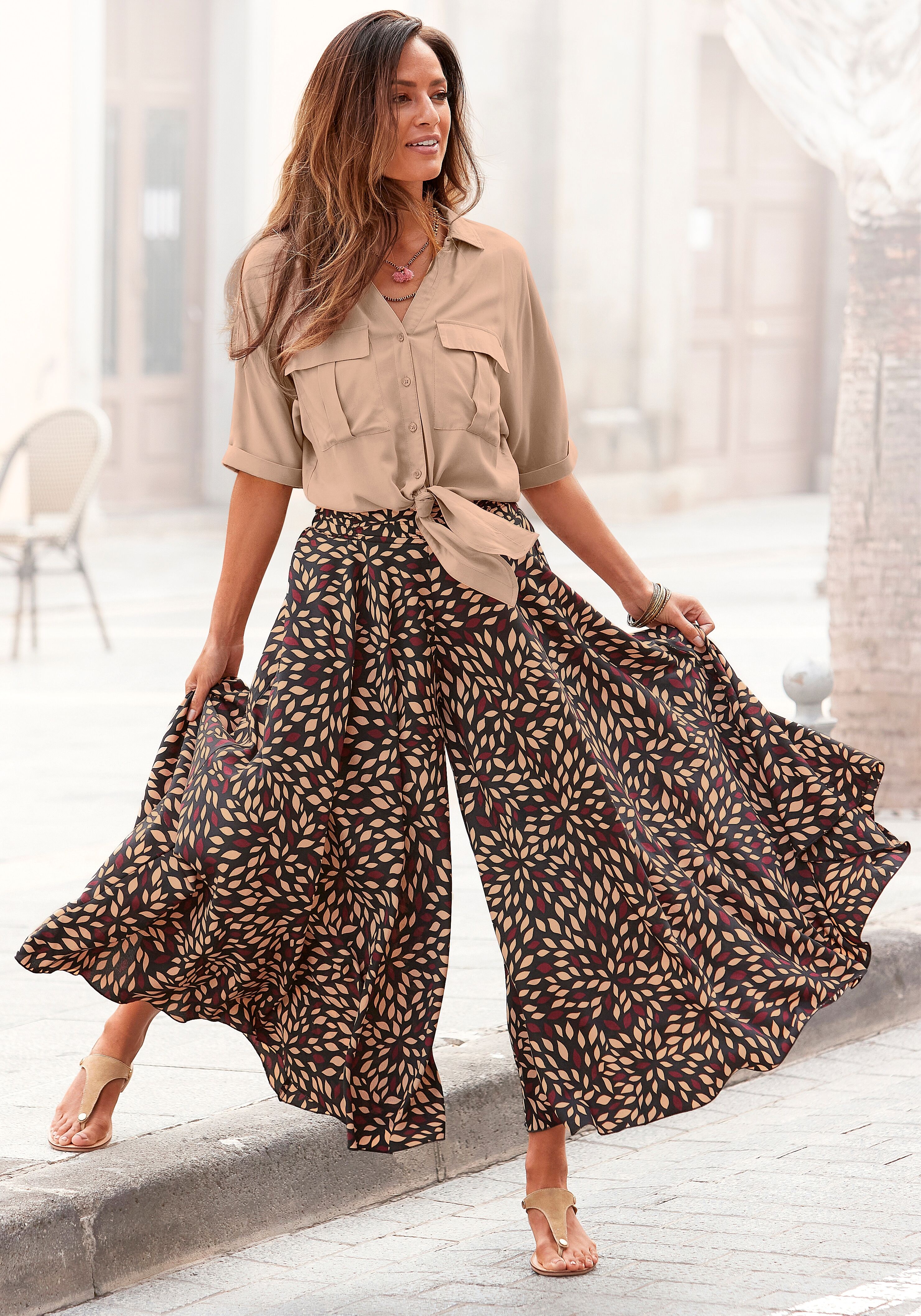 Hosenrock LASCANA "mit extra weitem Bein", Damen, Gr. 36, braun (braun, bedruckt), Web, Obermaterial: 100% Polyester, bedruckt, figurumspielend knöchelfrei, Röcke Hosenrock, Culotte, extra weites Bein, luftige Sommerhose, Schlupfhose braun, bedruckt 36