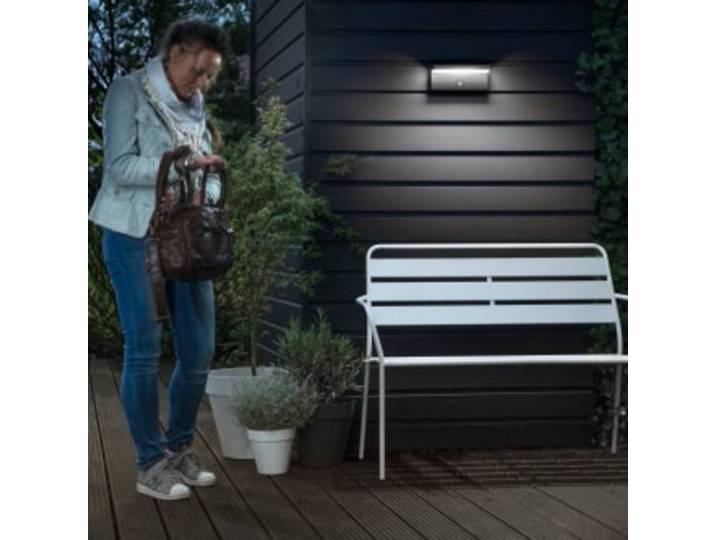 Philips Außenwandleuchte mit Bewegungsmelder Bustan IR, schwarz, Aluminium, Wandlampe