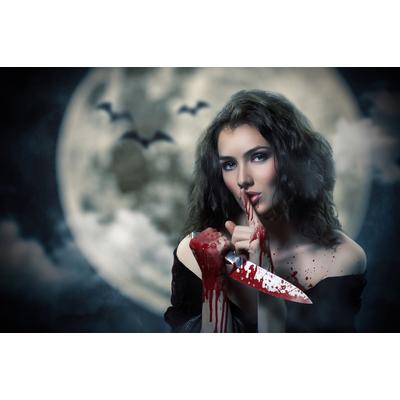Papermoon "Frau mit blutigem Wasser"