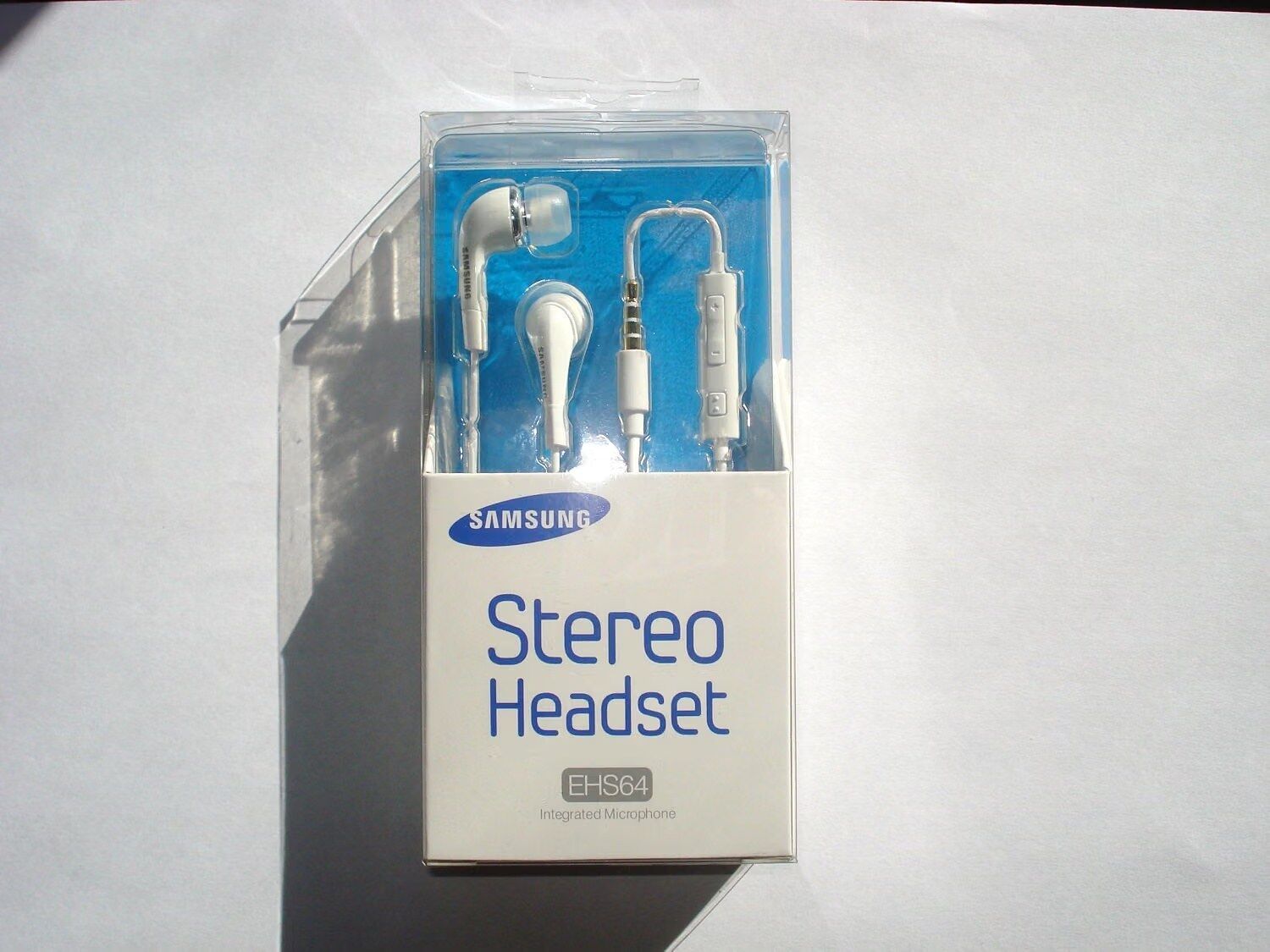 SAMSUNG EHS64 3.5 mm Earphones with Remote - White