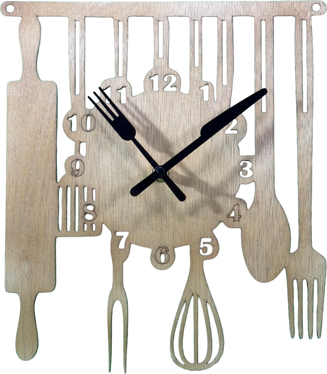 Analoge houten wandklok met keukengereedschap voor volwassenen