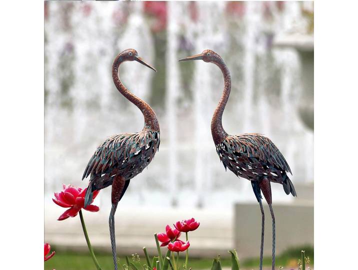 Statue de grue de jardin pour extérieur, statue de héron debout, sculpture d'oiseau en métal de grande taille pour patio, pelouse et décorations de jardin