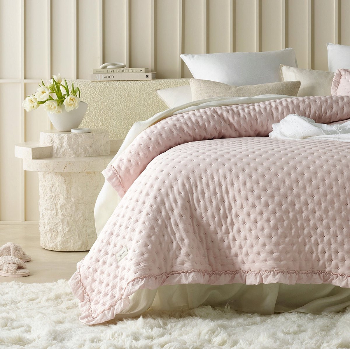 ROOM99 Molly Dekbedovertrek Poederroze met Ruche 240x260 cm