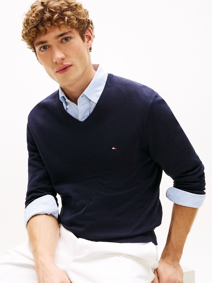 TOMMY HILFIGER Pull col v en fine maille