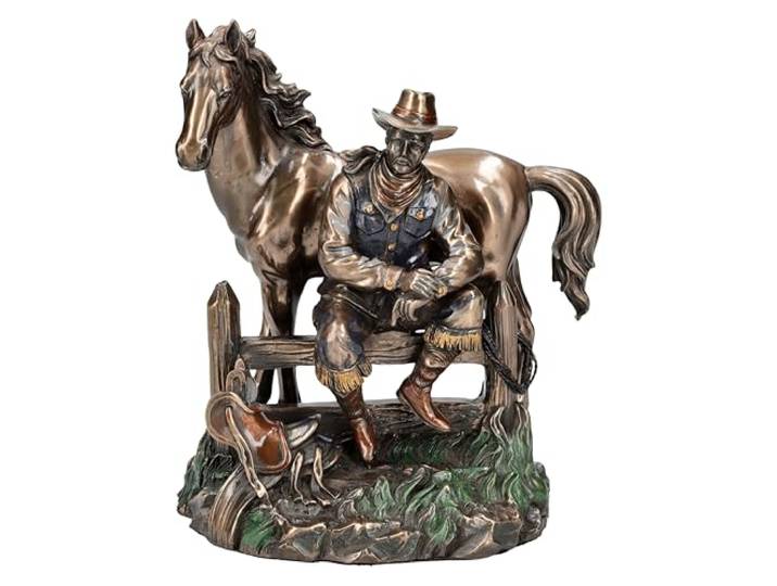 Pacific Giftware Cowboy Figur mit Pferd rastend, 19 cm - Bronzierter Kunststein, Detailreiche Szenerie, Cowboyhut und Halstuch