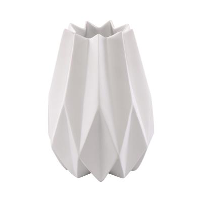 Dekovase GOEBEL "Vase Polygono Star 21,5 cm weiß", weiß, B:15cm H:21,5cm T:15cm Ø:15cm, Vasen, Abwischbar