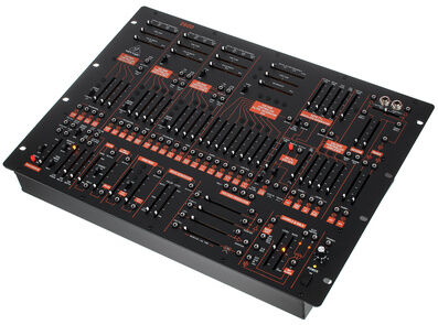 Behringer 2600