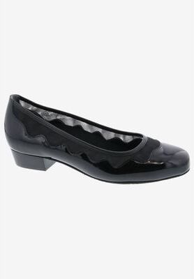 Women's Tootsie Kitten Heel Pump by Ros Hommerson in Black Patent (Size 6 1/2 M)