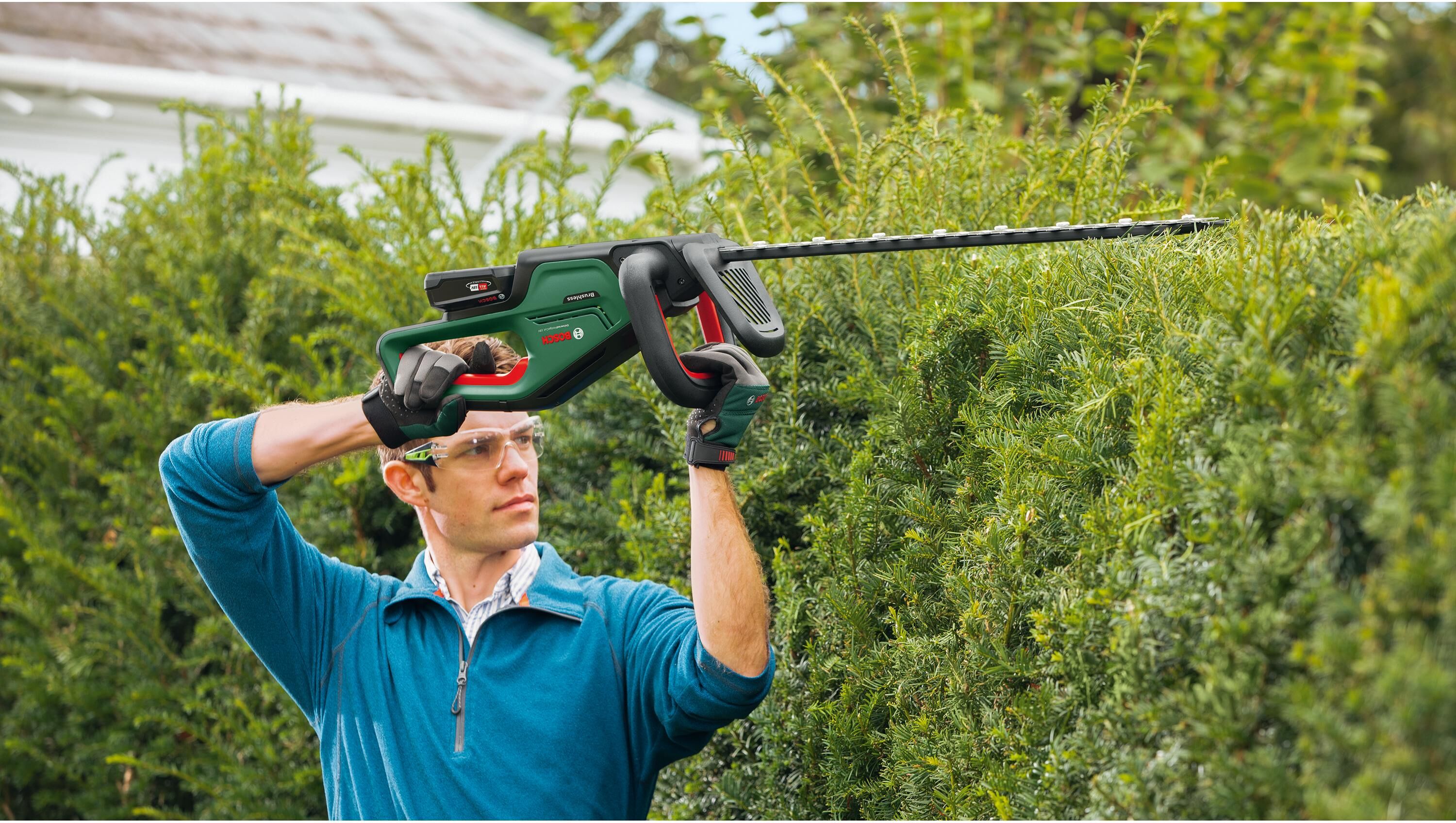Akku-Heckenschere BOSCH "UniversalHe", grün (bunt), Gartenscheren-Maschinen, Akku-Heckenschere bunt Einheitsgröße