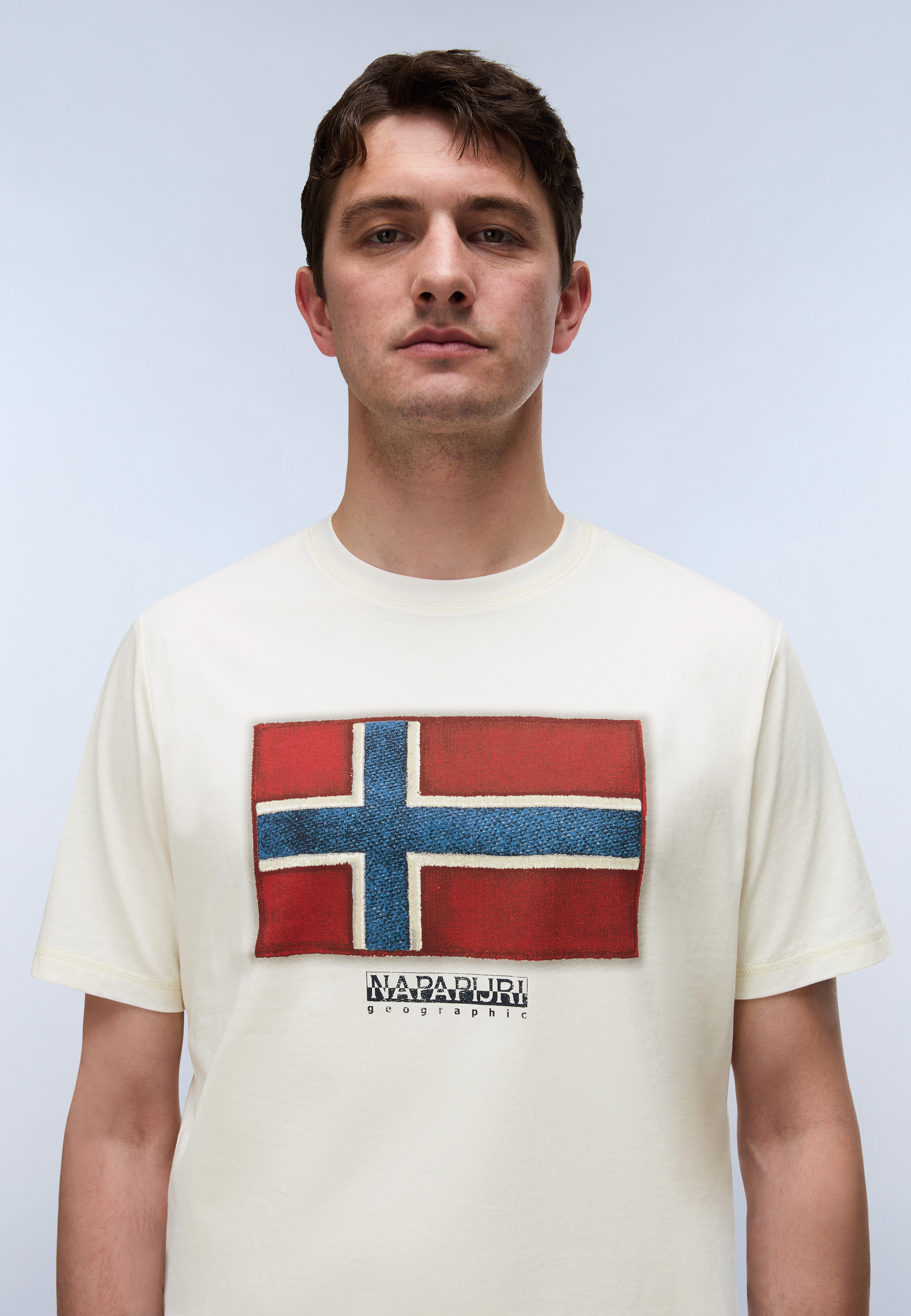 T-Shirt NAPAPIJRI "S-FLAG TIKI SS BLACK BEAUTY", Herren, Gr. M, weiß whisper, Obermaterial: 100% Baumwolle, normal, Rundhals, Shirts T-Shirt, mit Rundhalsausschnitt, aus Baumwolle, T-Shirt-Schnitt, normale Länge weiß whisper M