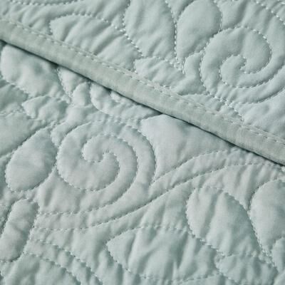 Madison Park Quebec Oversized Quilted Throw