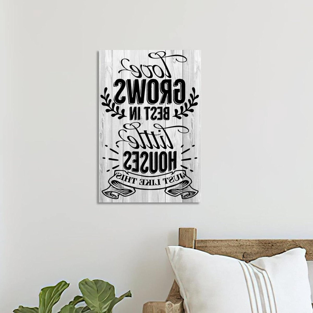 Rustiek houten wandbord met tekst Liefde groeit het beste, B/D/H: 30 x 20 cm