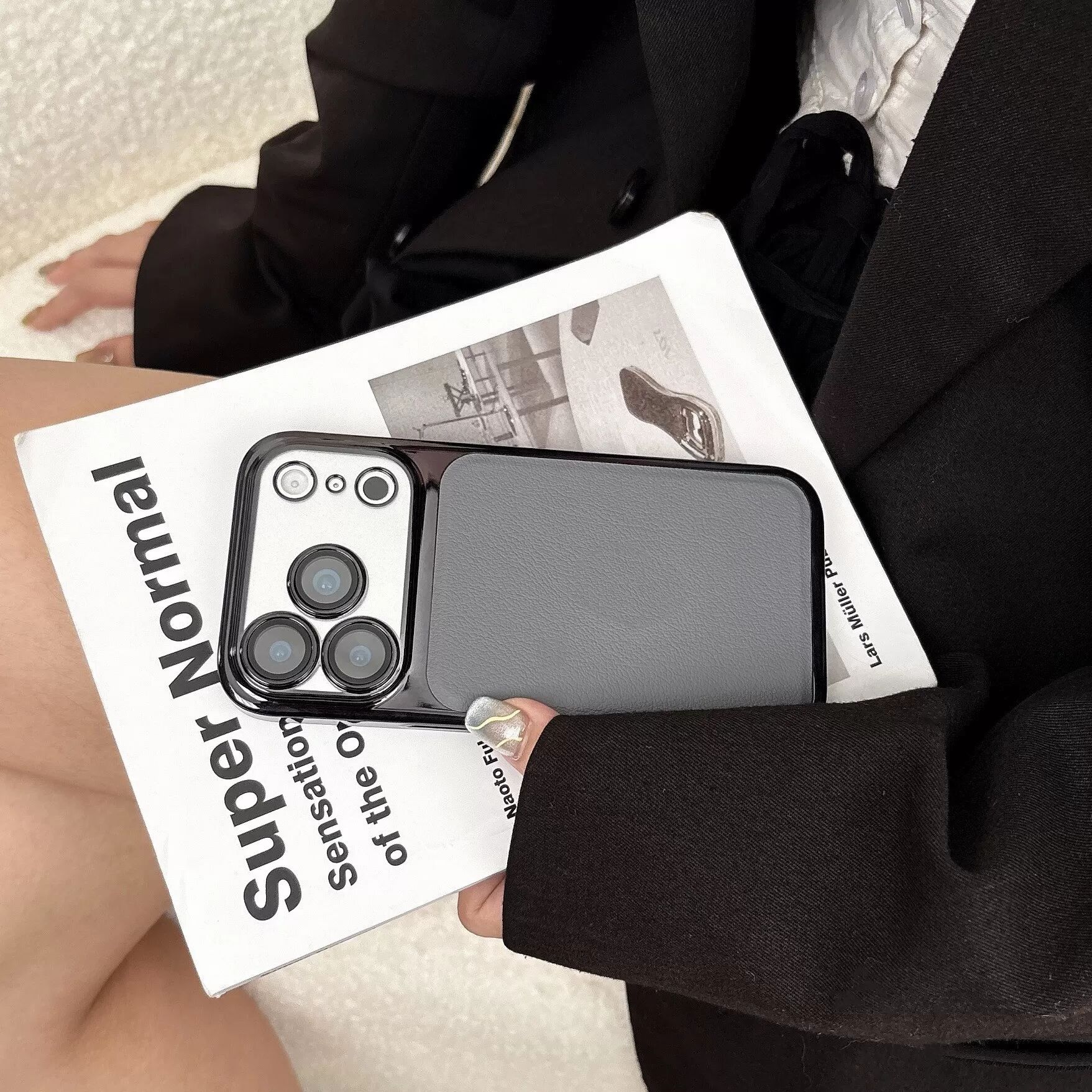 INF Graue PC+PU Schutzhülle kompatibel mit iPhone 17 Pro - Stoßfest, Kratzfest