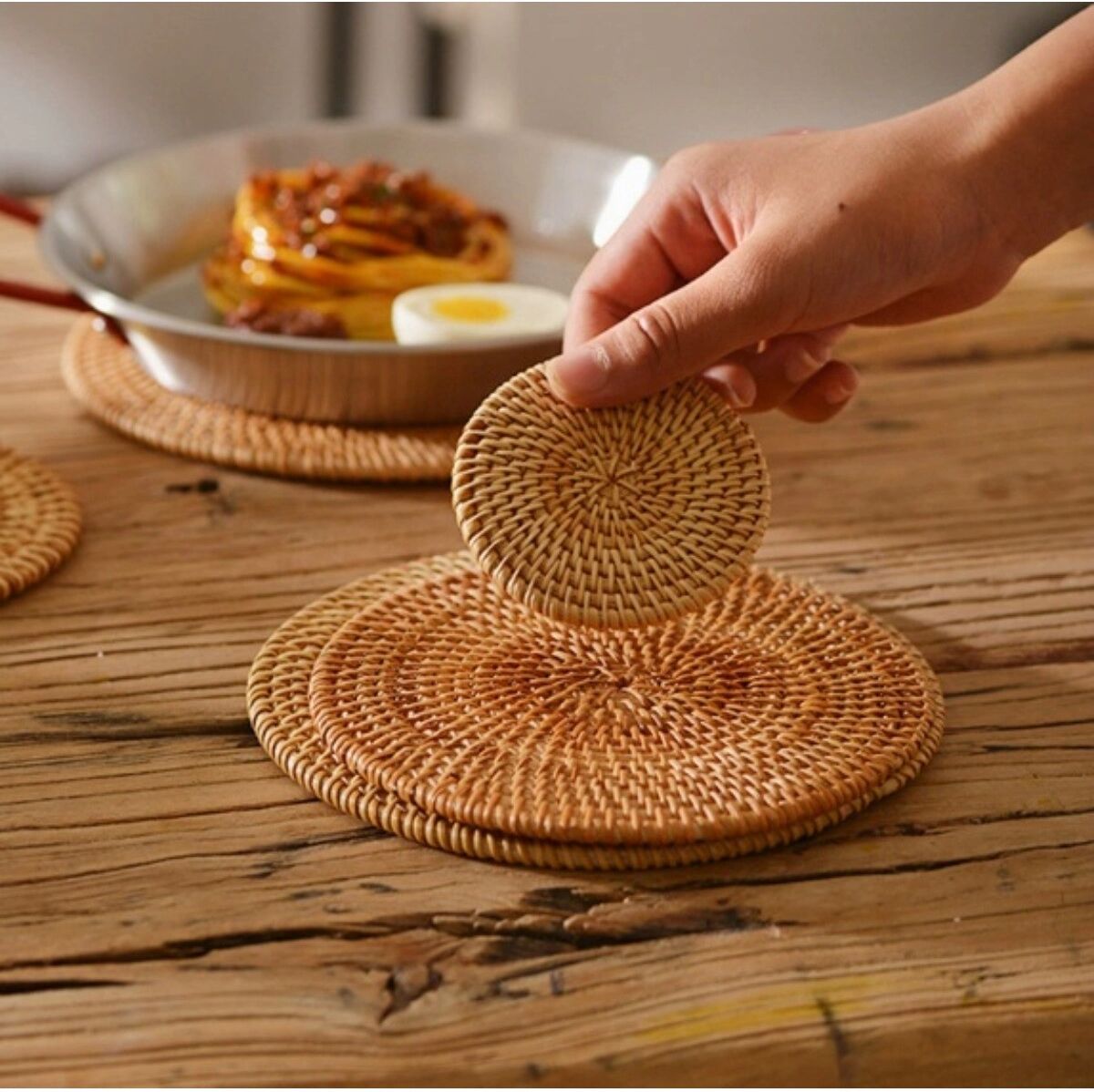 INF Vertikaler gewebter Rattan-Hitzeschutz-Untersetzer 13cm — handgefertigter vietnamesischer Rattan, 0.5cm Isolierung,