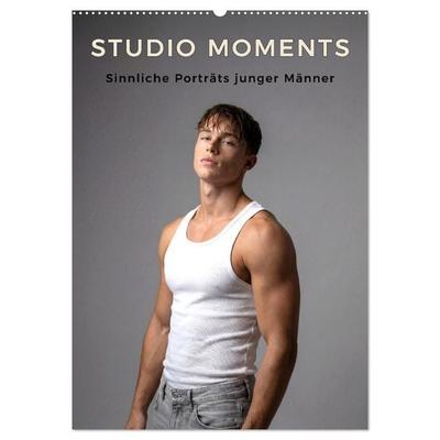 Studio Moments - Sinnliche Porträts junger Männer (Wandkalender 2027 DIN A2 hoch), CALVENDO Monatskalender