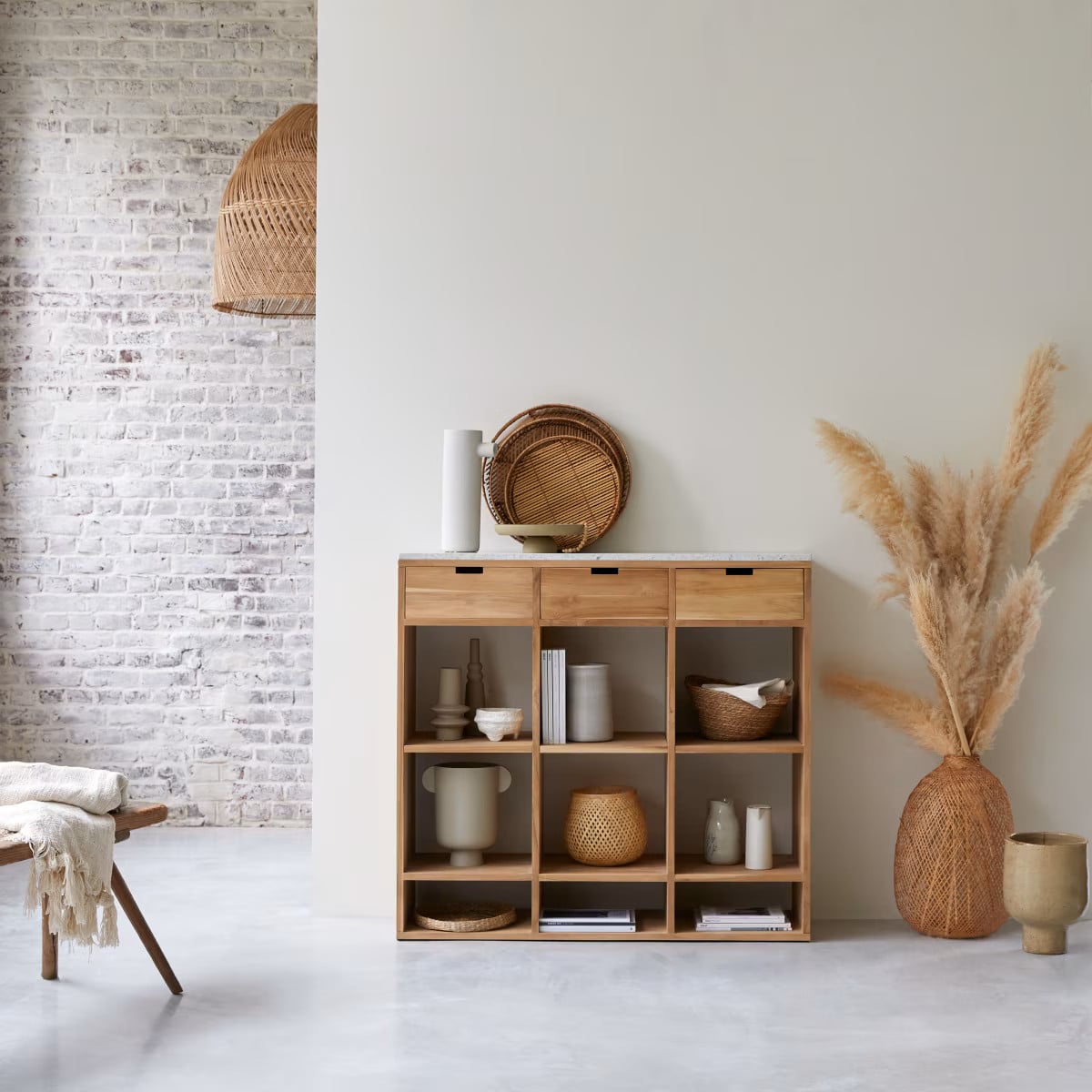 Tikamoon Lage boekenkast van teak en wit terrazzo - Wit - Teak