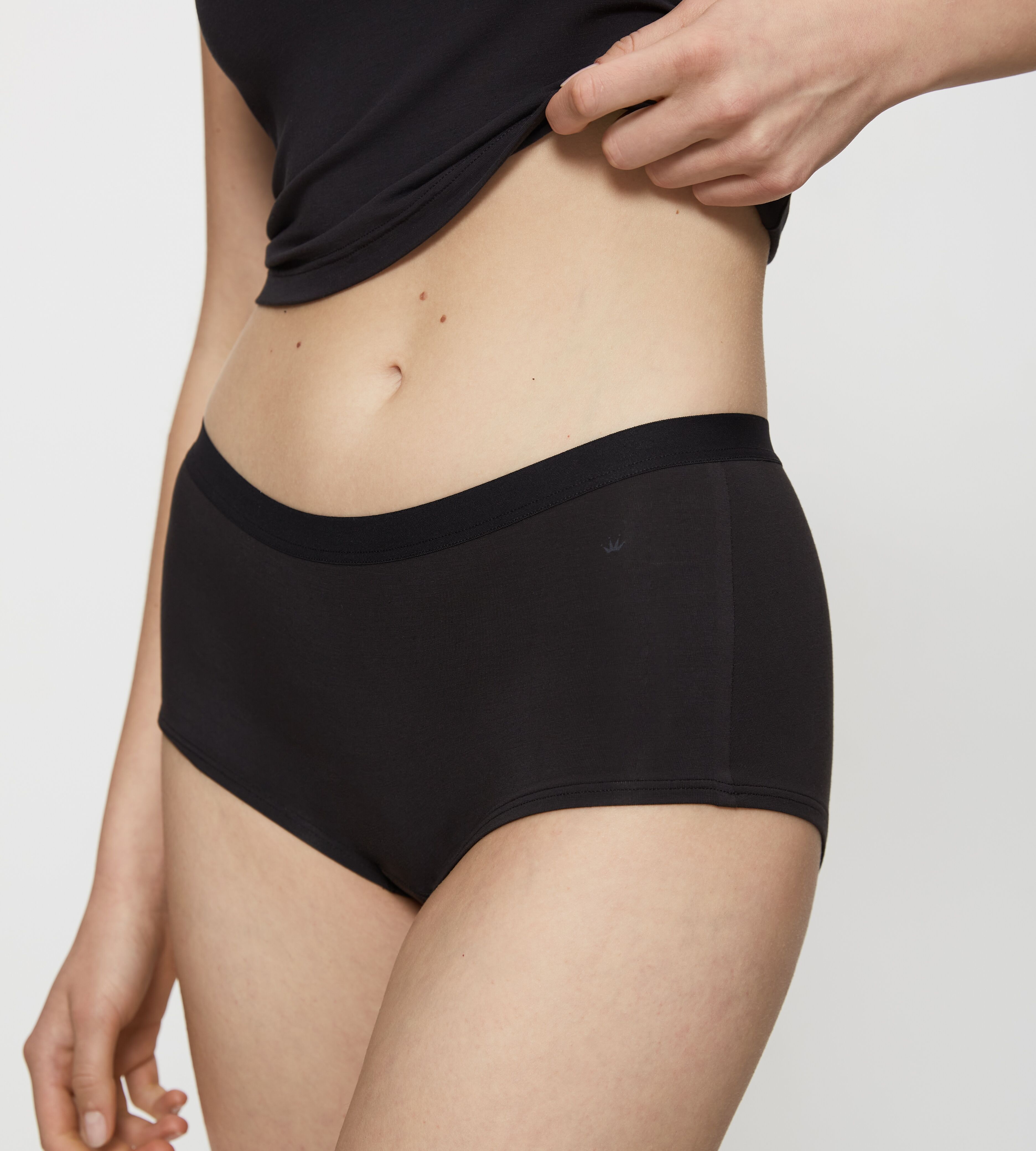Panty TRIUMPH "Smart Natural Boyshort", Damen, Gr. 1, Single Jersey, schwarz, Single Jersey, Obermaterial: 87% Modal, 13% Elasthan, unifarben, bequem, Unterhosen Panty, modern und minimalistisch schwarz 1, Single Jersey
