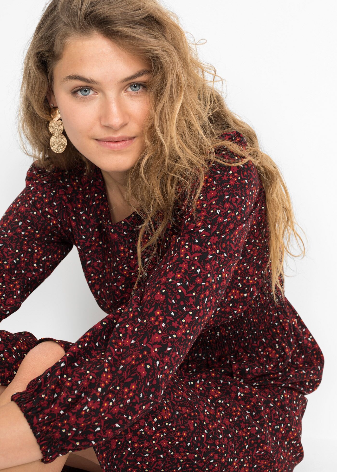 Midikleid BONPRIX "Midikleid mit Blumenprint", Damen, Gr. 40, N-Gr, Langarm, rot (kastanienrot, schwarz), Obermaterial: 100% Viskose, oversize, Kleider Midikleid, für die Herbstsaison, aus Viskose, Oversize-Passform kastanienrot, schwarz 40, N-Gr, Langarm