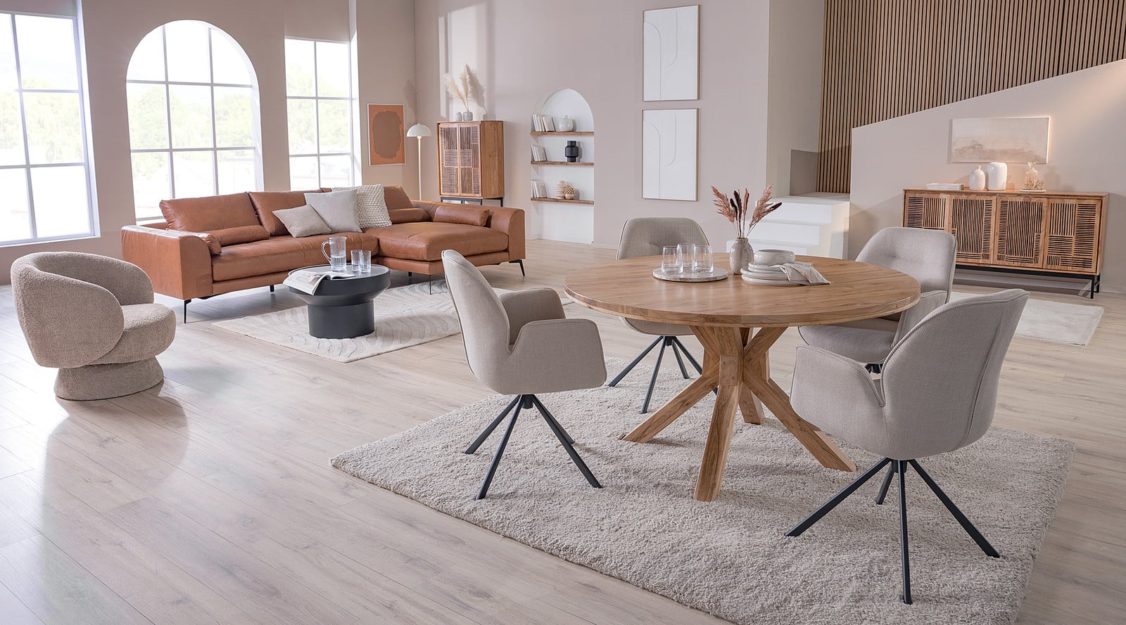 home24 Houten eettafel VIKALO ronde eettafel Ø 120 cm bruin/bruin